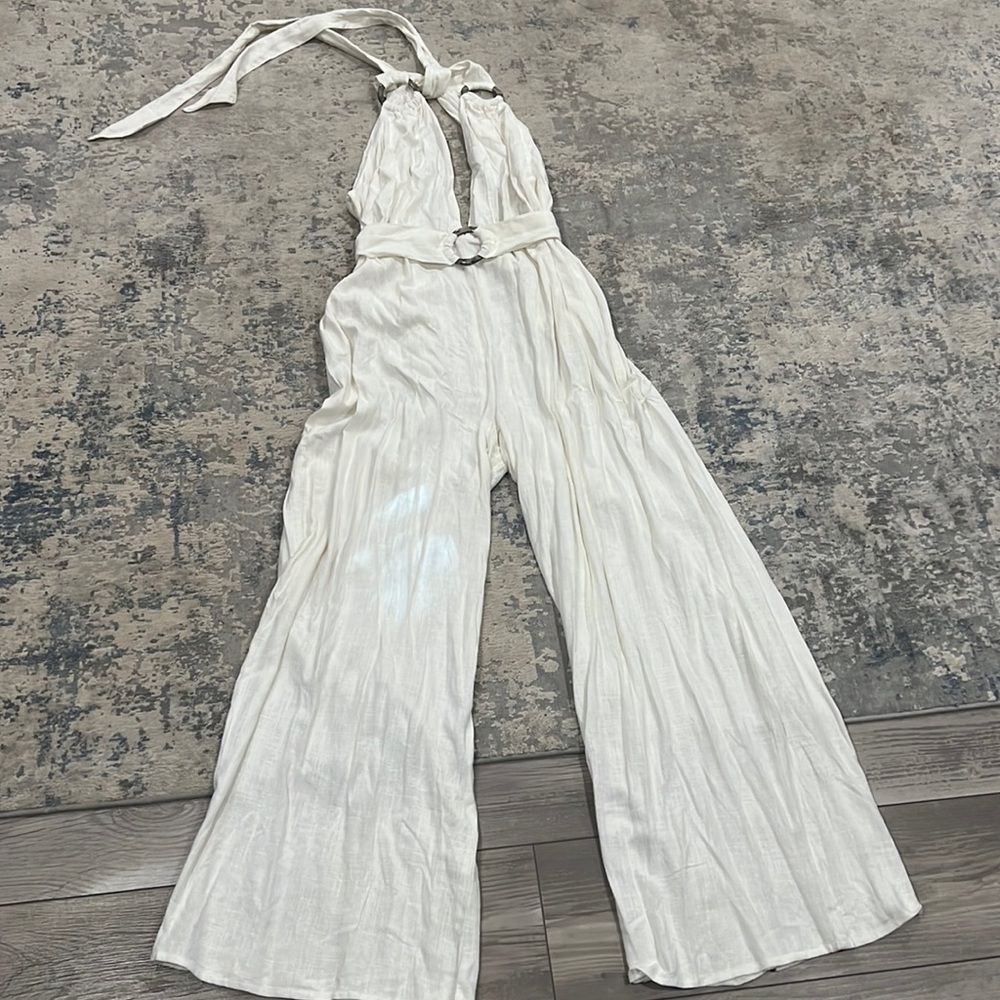 White, linen jumpsuit